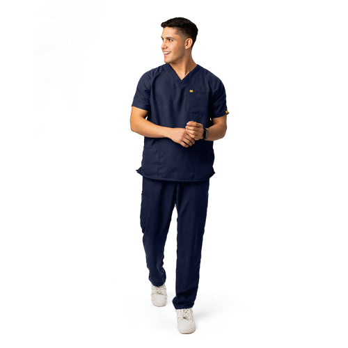 Uniforme Caballero Esencial Cuello V Pantalón Clasico